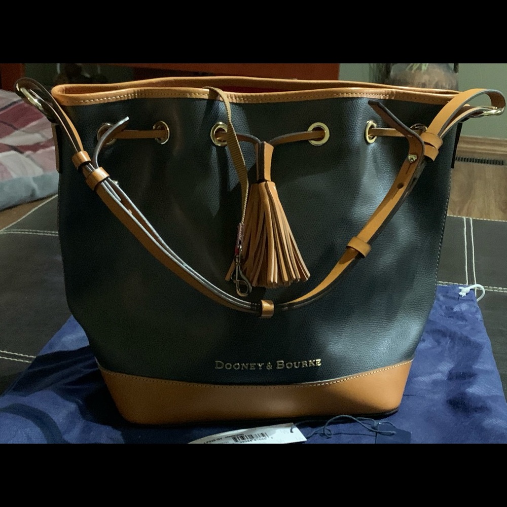 New Dooney & Bourke leather drawstring grey purse